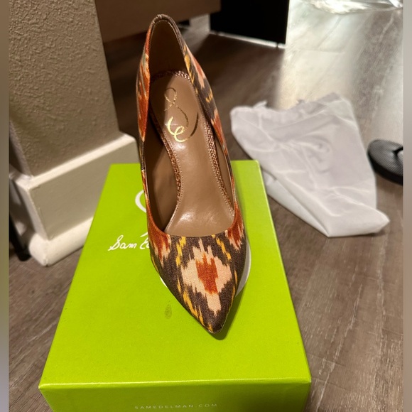 Ikkat print heels Sam Edelman NWT - Picture 3 of 3
